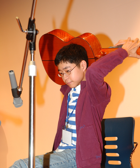 
	2�� ���� �Ｚ���ﺴ������ ��������
���� �̷� ���̵顯��翡�� �̼��뱺
�� ��Ÿ�� �Ӹ��ڷ� ����ä �����ϰ�
�ִ�./�Ｚ���ﺴ�� ����
