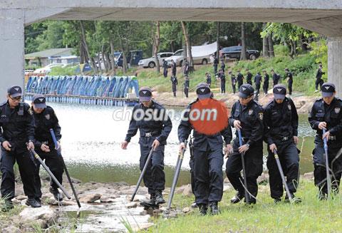 
	��õ������ ��ȭ������ ������ ���� ��� ��������� ���� ���� ��õ�������û �Ҽ� ���������� ���� 22�� ��ȭ�� ������ �ż���
���������� �����۾��� ���̰� �ִ�. ��뱹 ���� young@chosun.com
