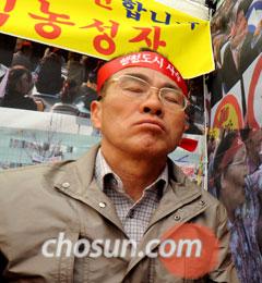 
	���ѽ� �泲 ���ⱺ���� 22�� ���� ���� ��û �� �ӽ�õ������ ������ ���� ����
�� �˱��ϸ� �ܽĳ��� ���̰� �ִ�./������ ���� shin69@chosun.com
