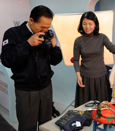 
	�̸��� ������� 6�� ��� ���ν� �������������ϱ⼾�͡��� â��������� ã�� �¶��� ���θ����� �Ǹ��� ��ǰ�� ������ ���� �ִ�./û�ʹ� ����
