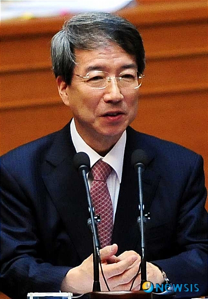 
	
                ������ ���ϴ� ������ �Ѹ�
            
