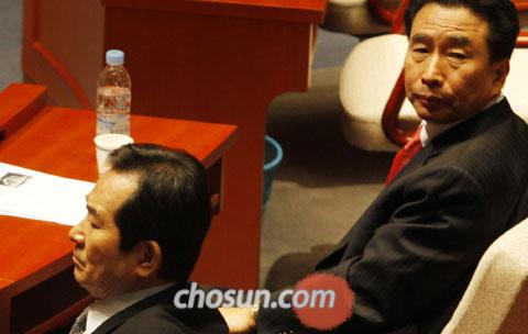 
	�����¸��� ���� ���� �ʴٰ� �ߴ� �״�. �׷��� ��4�밭 ���ꡯ�� ö���� �� ������ ������ȴ�. 17�� ��ȸ ������ȸ������ ������� �� ���ִ� �̰��� ������ǥ(������)��. ���� ������ ��ǥ. /ä�¿� ���� rainman@chosun.com
