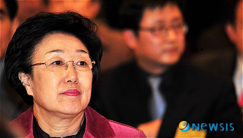 
	
                ���� ���� �Ѹ��� �̻���
            
