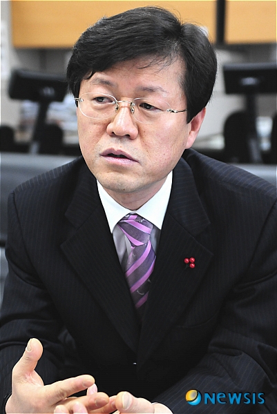 
	
                '2���޷� ���� ��Ȥ ���� ���������� ��'
            
