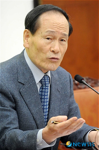 
	
                4�밭 ����� �����ϴ� �輺��
            
