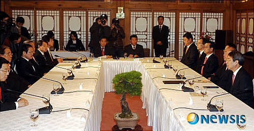 
	
                <������ ������>������ ȫ������ �����ϴ� ������ �Ѹ�
            
