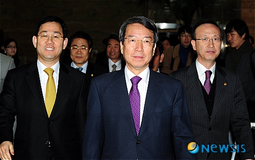 
	
                ��ȸ�� �����ϴ� ������ �����Ѹ�
            
