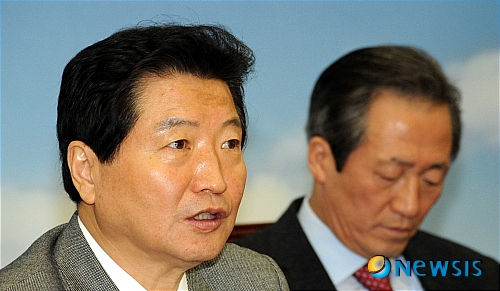 
	
                ���������� ���� �̾߱��ϴ� �Ȼ�� ������ǥ
            
