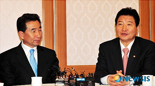 
	
                ���� ���� �̾߱��ϴ� �Ȼ�� ������ǥ
            
