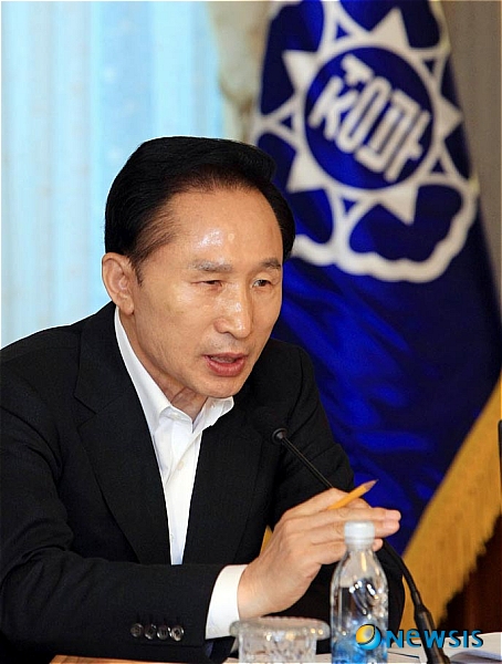 
	
                ��������åȸ��, ��ι߾��ϴ� �� �����
            
