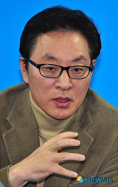 
	
                ���ξ� �ǿ�, '���漱�ſ��� �̰ܾ� �뼱������ �̱�� ��'
            
