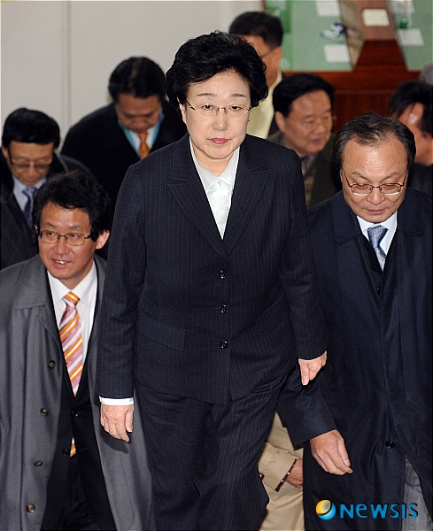 
	
                �������� ���ϴ� �Ѹ��� �� �Ѹ� '6������'
            
