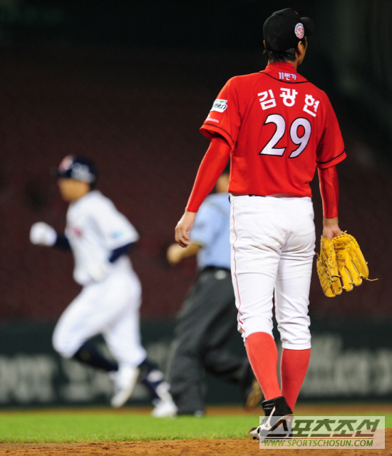 
	[����] SK �豤��, '�ƽ��� Ȩ�� �ѹ�'
