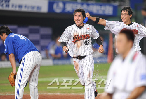 
	[����] ������ ���� �ø��� ������� ������ �޴� �Ե� Ȳ����
