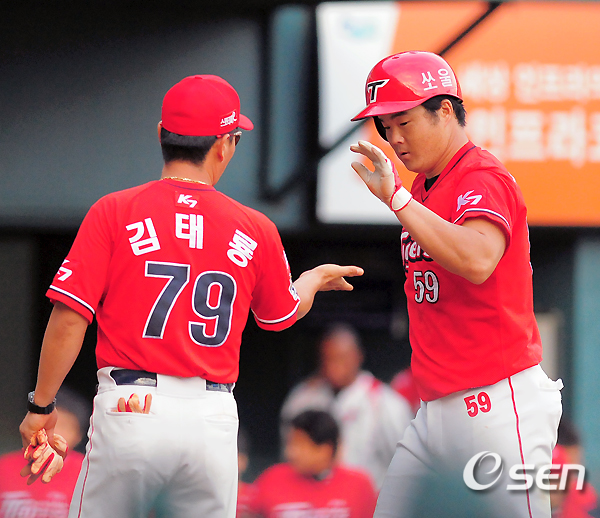 
	[����]���ƶ�,'�߿� ���� Ȩ����'
