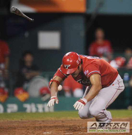 
	[����] KIA ���ƶ�, Ȩ�� �ڿ� �籸 �°� ������...
