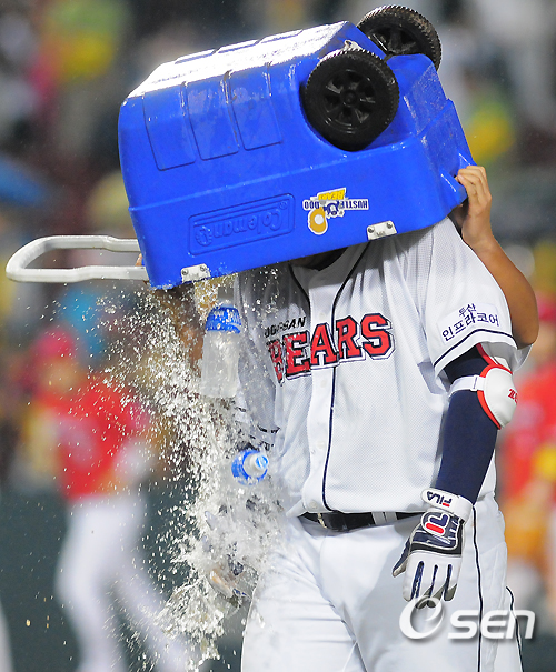 
	[����]'�װ� ������?'
