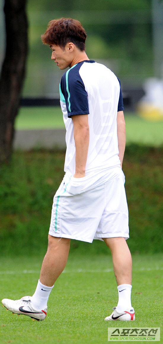 
	[ȭ��] �ֿ� "�Բ� ��ϴ� ���ƿ�~"
