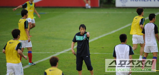 
	[ȭ��] �ֿ� "�Բ� ��ϴ� ���ƿ�~"
