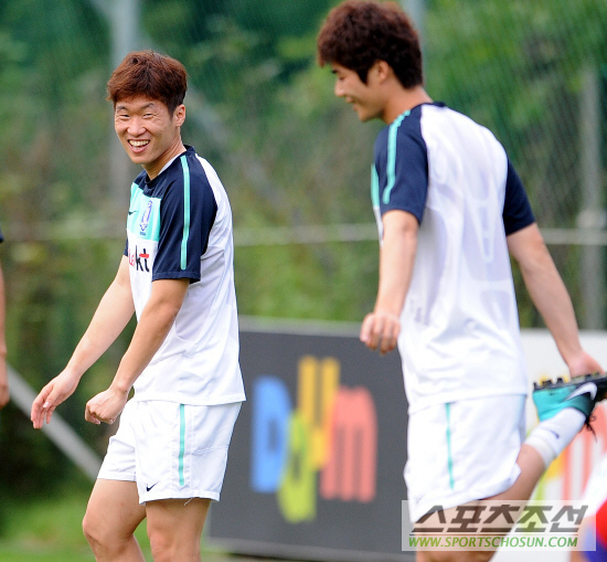 
	[ȭ��] �ֿ� "�Բ� ��ϴ� ���ƿ�~"
