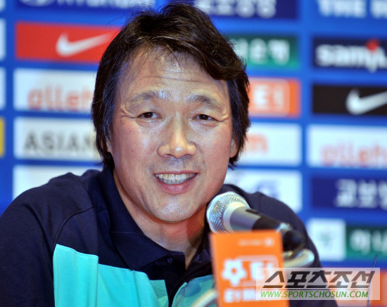 
	[ȭ��] �ֿ� "�Բ� ��ϴ� ���ƿ�~"
