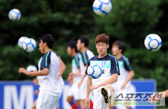 
	[ȭ��] �ֿ� "�Բ� ��ϴ� ���ƿ�~"
