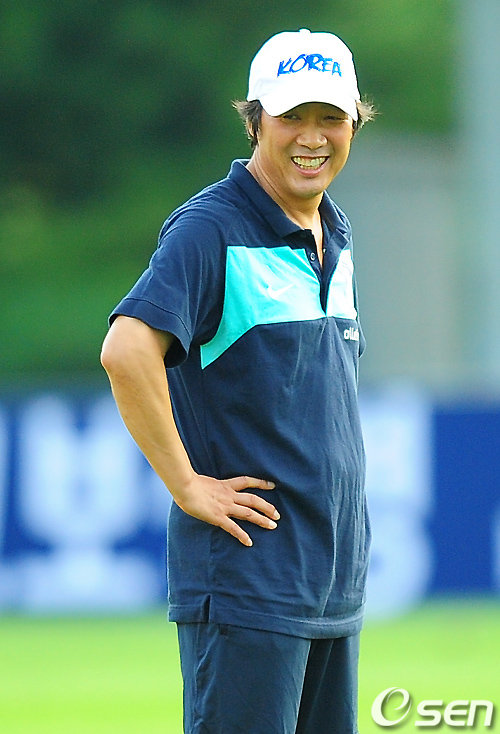 
	[����]������,'��� ���ϰ� �־�'
