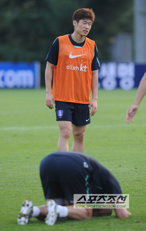 
	[����] �Ʒ��߿��� ������ ���� �ʴ� ������
