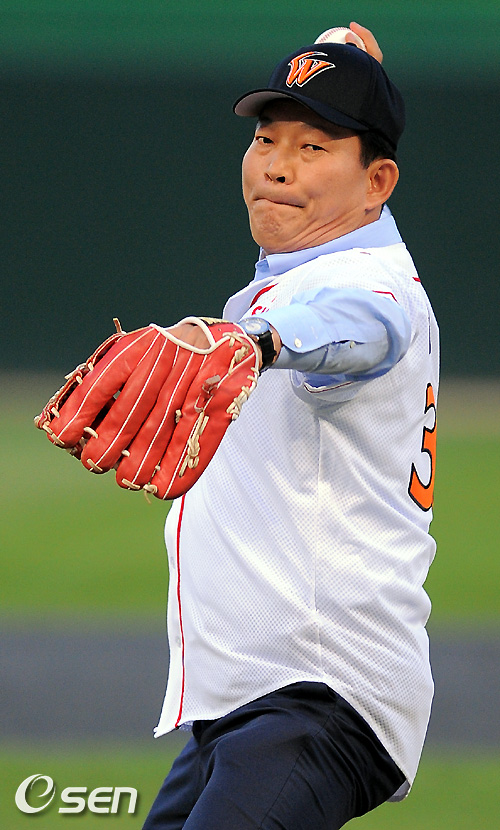 
	[����]�ۿ��� ��õ����, 'SK �¸��� ����մϴ�'
