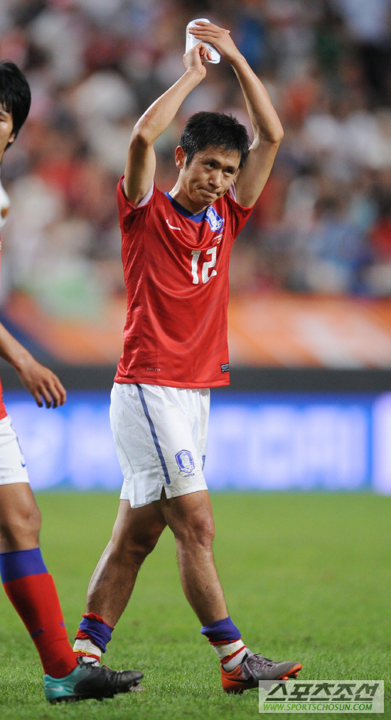 
	 ������ ���� �� �̿�ǥ�� ���ߵ鿡�� �λ��ϰ� �ִ�.
