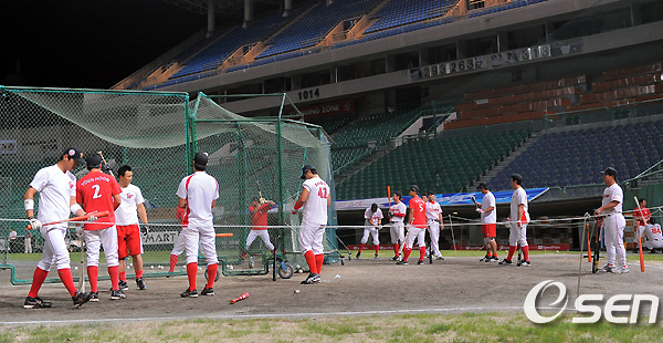 
	[����]'�ֺ� ���� ƯŸ�ϴ� SK'
