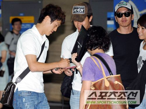 
	[����] ģ���� ��û�� �ڽ��� �˾ƺ� ��� �ҵ鿡 ����
