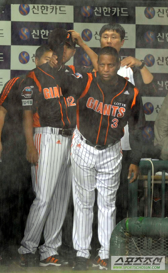 
	[����]ģ���� ���̽��;� '���� ���� LG ���ƿ��� �λ�'
