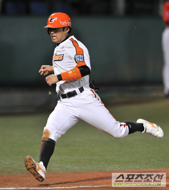 
	[����] �ڰ��, ��ٸ��� �־���
