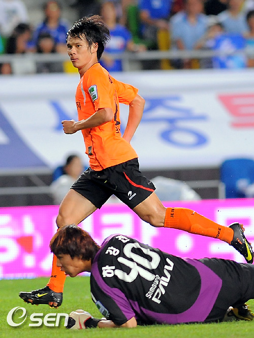 
	[����]�����, '�Ѱ� �� �߰���'
