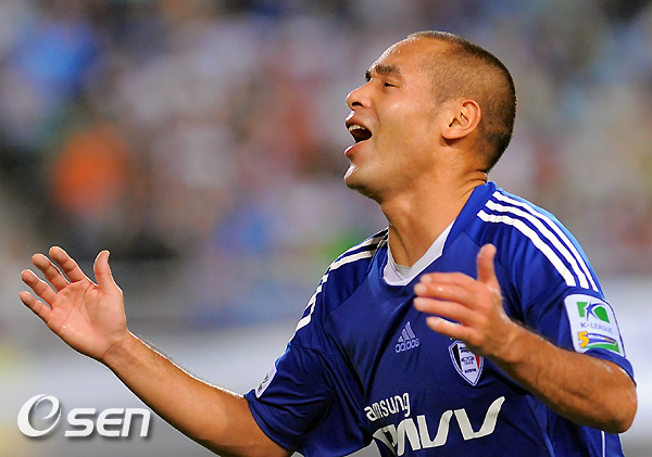 
	[����]�ƽ��� ��ī�϶�,'�̰� �� ����'
