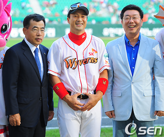 
	[����]������,'ȯ�ϰ� �̼�������'
