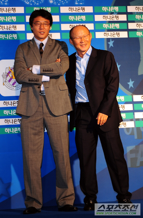 
	[����] ���� ���׼� ���� "�̱�� Ȳ��ȫ���� ǰ�� �ȱ�ڴ�"
