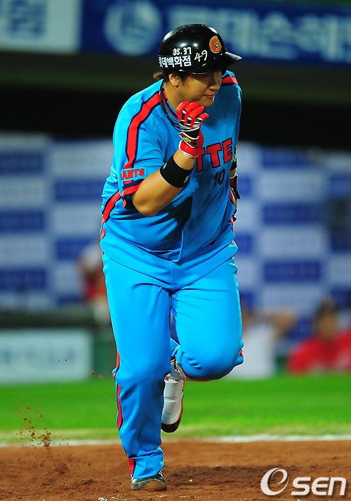 
	[����]�̴�ȣ,'����! 1Ÿ�� ����Ÿ!'
