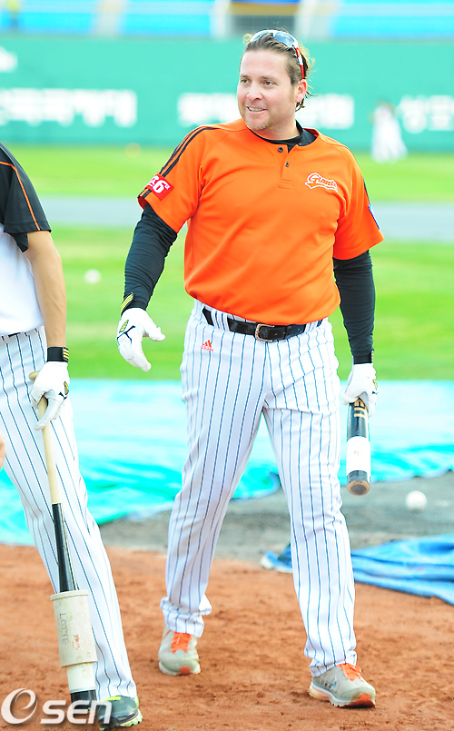 
	[����]�����þ�,'Ȧ�����մϴ�!'
