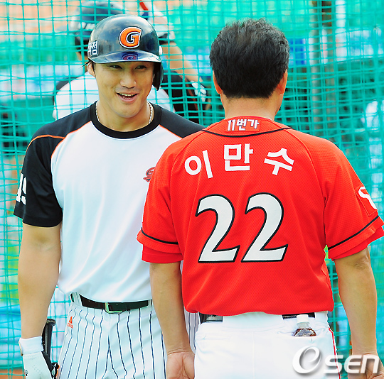 
	[����]ȫ����,'�̸��� ��ġ�԰� ��ſ� ����'
