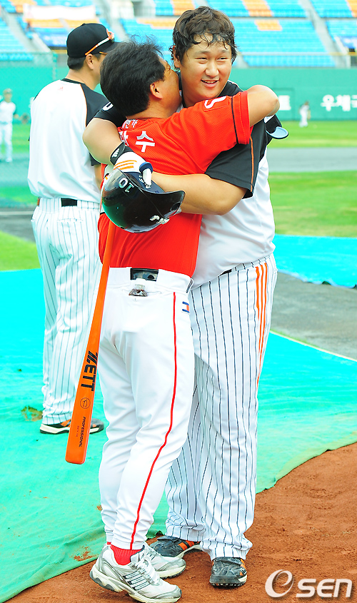 
	[����]�̴�ȣ-�̸���,'ȯ�ϰ� �̼������� ����!'
