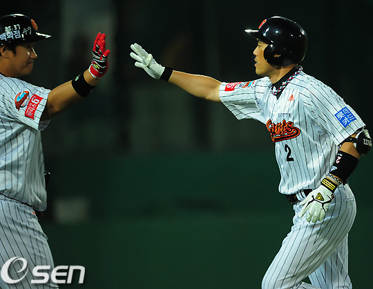 
	[����]����ȯ,'��ȣ��! ���� ���ȴ�!'
