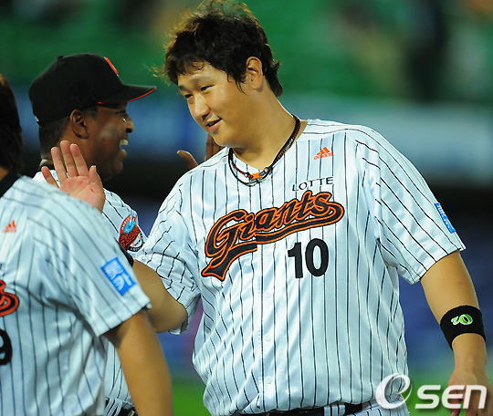 
	[����]�̴�ȣ,'���õ� �¸��߽��ϴ�!'
