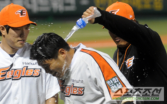 
	 ������ �� ������ ��� ���ڴٴ� ������ ������! ������ �Ƿ����� ��������� �̱׷�����.
