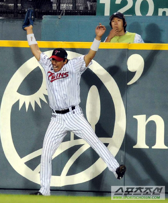 
	[����] �̺��� 'SK ������ Ȩ�� ����'
