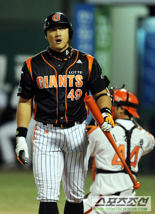 
	[����] 33�� ���� ���ƿ� ȫ���� '����ǳ�'
