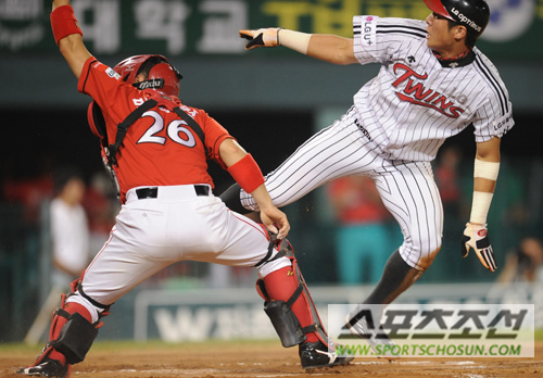 
	[����] �ڰ�� '��ȯ�� ��ٸ��� �־���'
