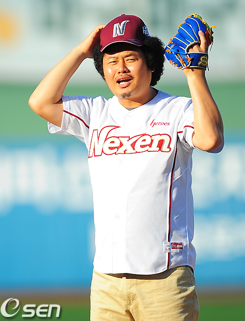 
	[����]����,'�Ӹ��� �ʹ� Ŀ��!'
