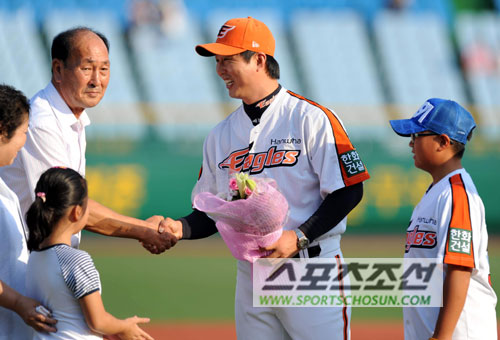 
	[����] ��ȭ �̿��� ���� '�θ�� ���� �մϴ�'
